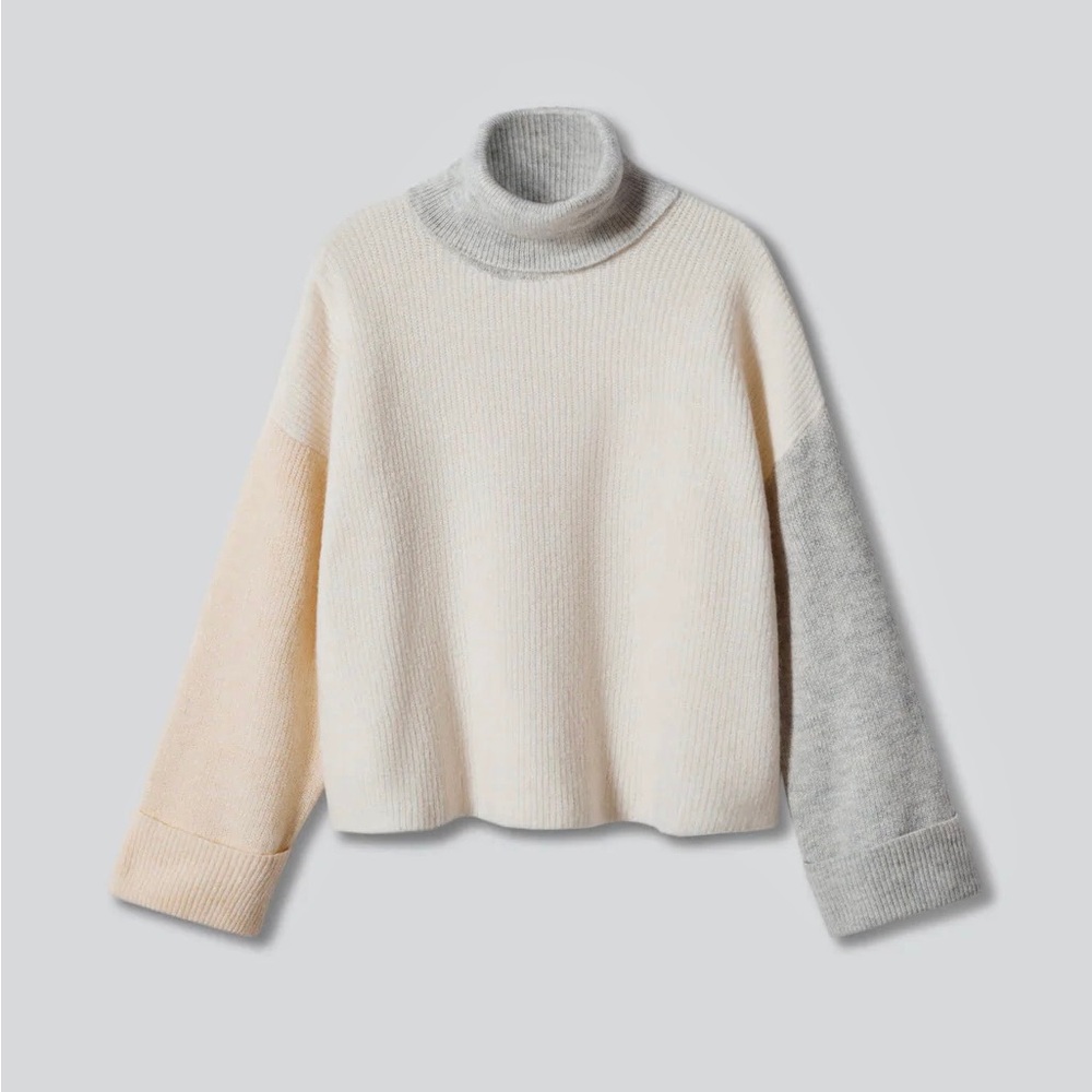 Combined panel knit sweater